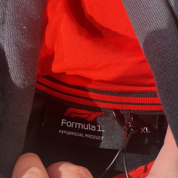 FORMULA 1 OFFICIAL PRODUCT SIZE XL Hooded sweatshirt black with F1 red logo NWT - Picture 6 of 11